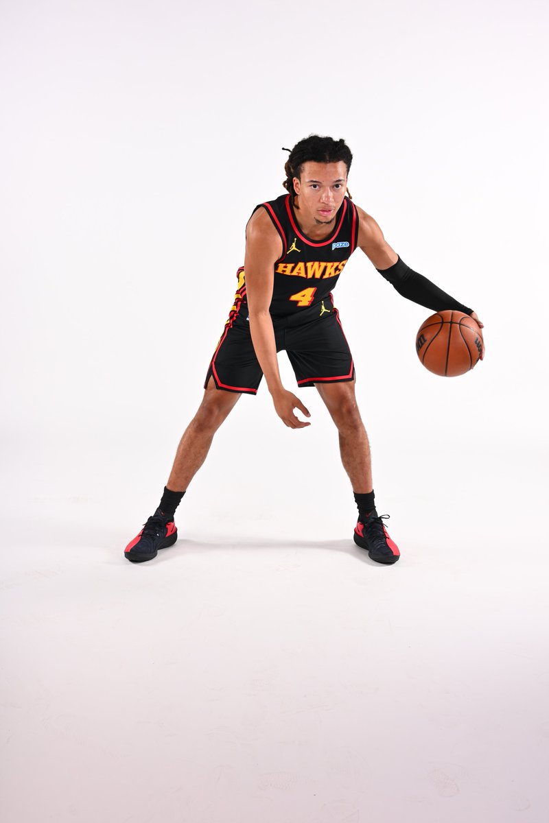 Atlanta's rookie floor general 🫡

@​K1ngFlemings x @​ATLHawks 
 [📷](https://pbs.twimg.com/media/HTj5h3OXYAAMgiK.jpg) https://pbs.twimg.com/media/HTj5h3OXYAAMg
