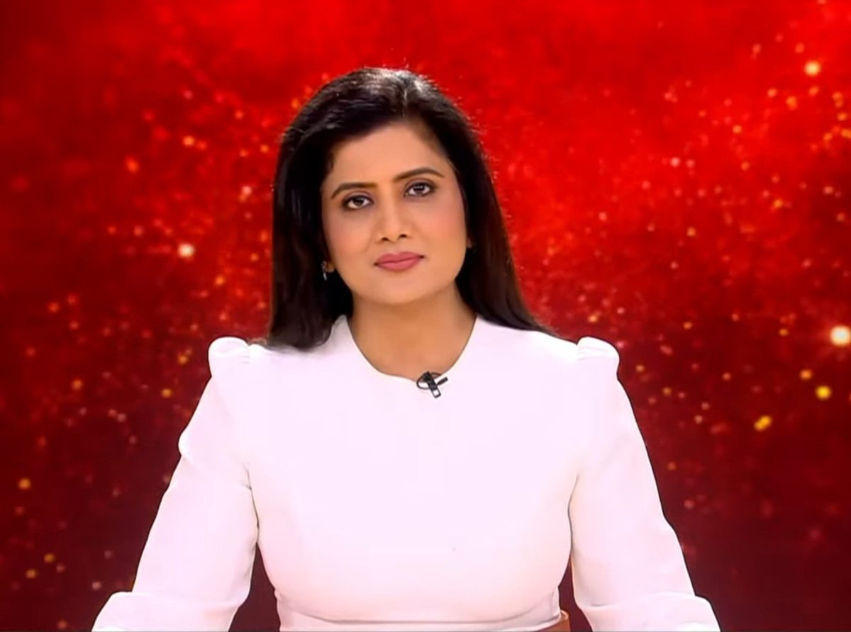 TARUNMI24's tweet photo. #Thursday
🤍🤍🤍🤍
#smiles #anchorshoot #aajtak #9BajGaye #EkAurEkGyarah #lunchbreak #KhabreinAsardar #khabrein7tak #7tak #7तक #Shankhnaad #Vishesh #Khabardar #cutelooks #lookoftheday #sweetsmile @nehabatham03 Didi ji https://t.co/eR7Jv9QDmg