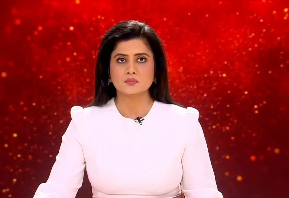 TARUNMI24's tweet photo. #Thursday
🤍🤍🤍🤍
#smiles #anchorshoot #aajtak #9BajGaye #EkAurEkGyarah #lunchbreak #KhabreinAsardar #khabrein7tak #7tak #7तक #Shankhnaad #Vishesh #Khabardar #cutelooks #lookoftheday #sweetsmile @nehabatham03 Didi ji https://t.co/eR7Jv9QDmg
