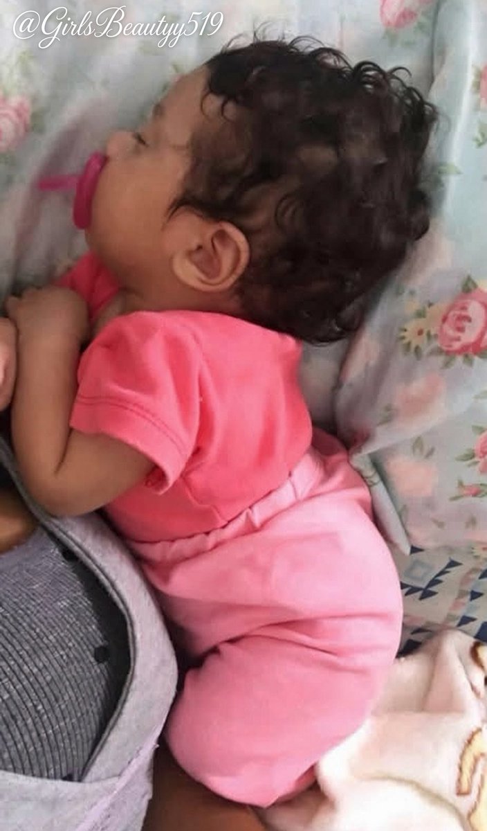 GirlsBeautyy519's tweet photo. that newborn baby scrunch is everything 😍🥰🥹 https://t.co/Cohe1Cwqym