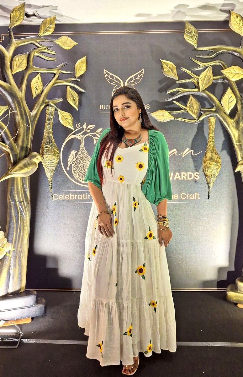 sayantani8's tweet photo. Celebrating the quiet champions who make a difference! ✨ Honoured to be part of the @butterflywingsevents "Artisan Excellence "Awards with @t2telegraph , celebrating inspiring unsung heroes. 🏆❤️
#ButterflyWings #ArtisanExcellenceAwards #t2 #UnsungHeroes #CelebratingExcellence https://t.co/lHCtR9stAp