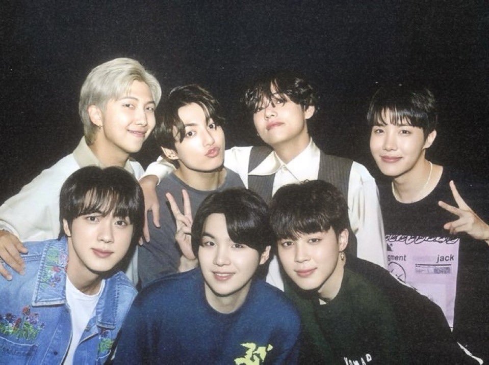 winnttaebear's tweet photo. UNLOCK THIS 

300 RETWEETS 
300 REPLIES 

I vote for #ARIASBTS at the 2026 ARIA Music Awards.. https://t.co/KiJapniWzA