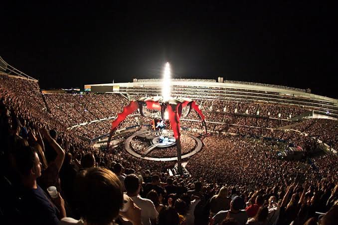 Vitoriataegi's tweet photo. O palco do u2 no morumbis.....
Olha, impossível https://t.co/zyscwj8G18