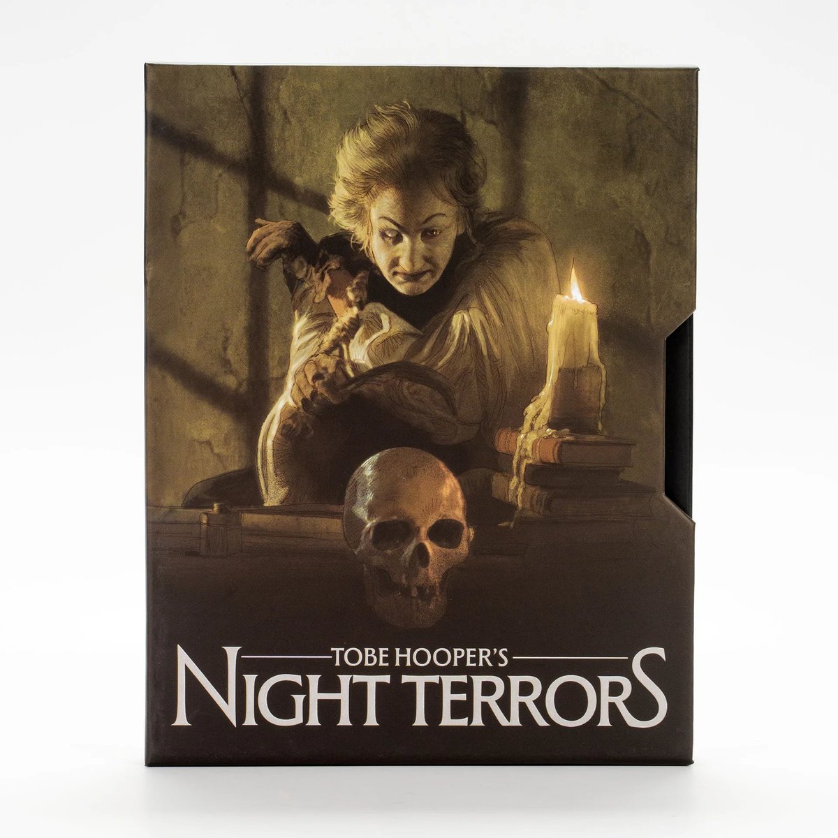 MikeThornWrites's tweet photo. I was honoured to write a booklet essay for the @VinegarSyndrome re-release of Tobe Hooper's NIGHT TERRORS (coming soon in two limited edition cases).

Also featured: essay by @fred_beretta, commentary by @Honors_Zombie, &amp; much more.

Pre-order: https://t.co/M1kITjc2Pw https://t.co/jCXoSkCQi7