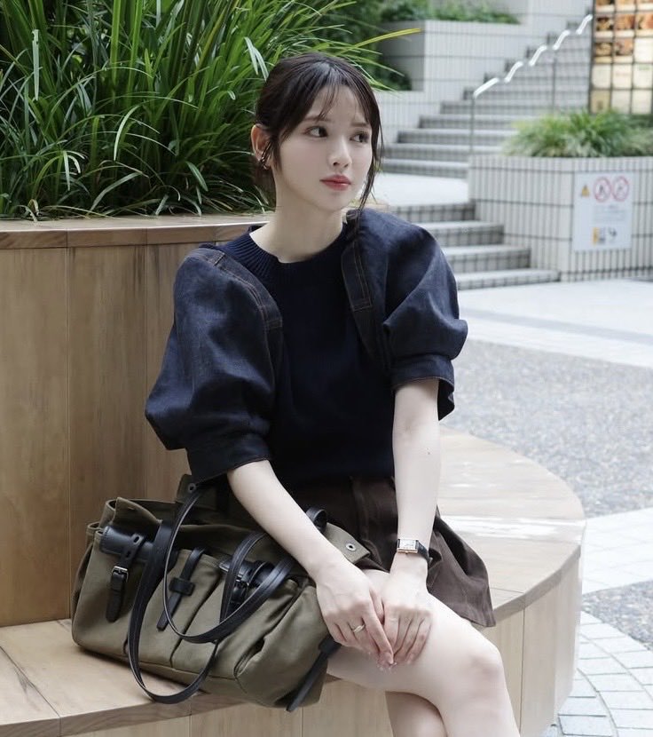 _Roseoff's tweet photo. [Hinting]  
Daiki Oomori · Suzuka Chinsei  
Wearing the same ring and wristwatch https://t.co/kOf2cUaqxw
