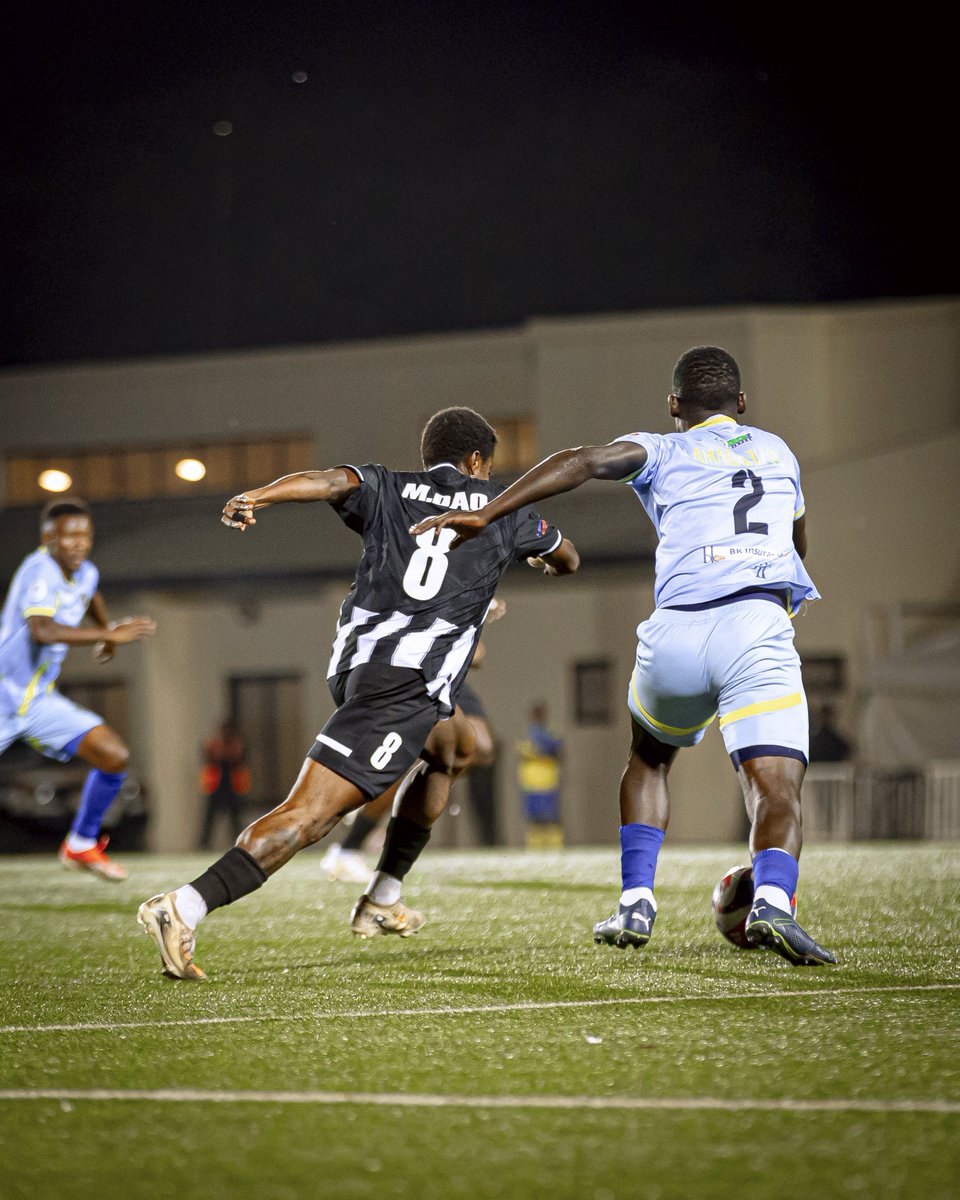 aprfcofficial's tweet photo. #FRIENDLYMA
42'
APR FC 1-0 AMAGAJU FC
#APRFC #CLUBGIANT #FRIENDLYMATCH https://t.co/0btAVdqLaJ