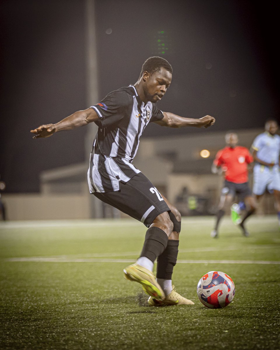 aprfcofficial's tweet photo. #FRIENDLYMA
42'
APR FC 1-0 AMAGAJU FC
#APRFC #CLUBGIANT #FRIENDLYMATCH https://t.co/0btAVdqLaJ