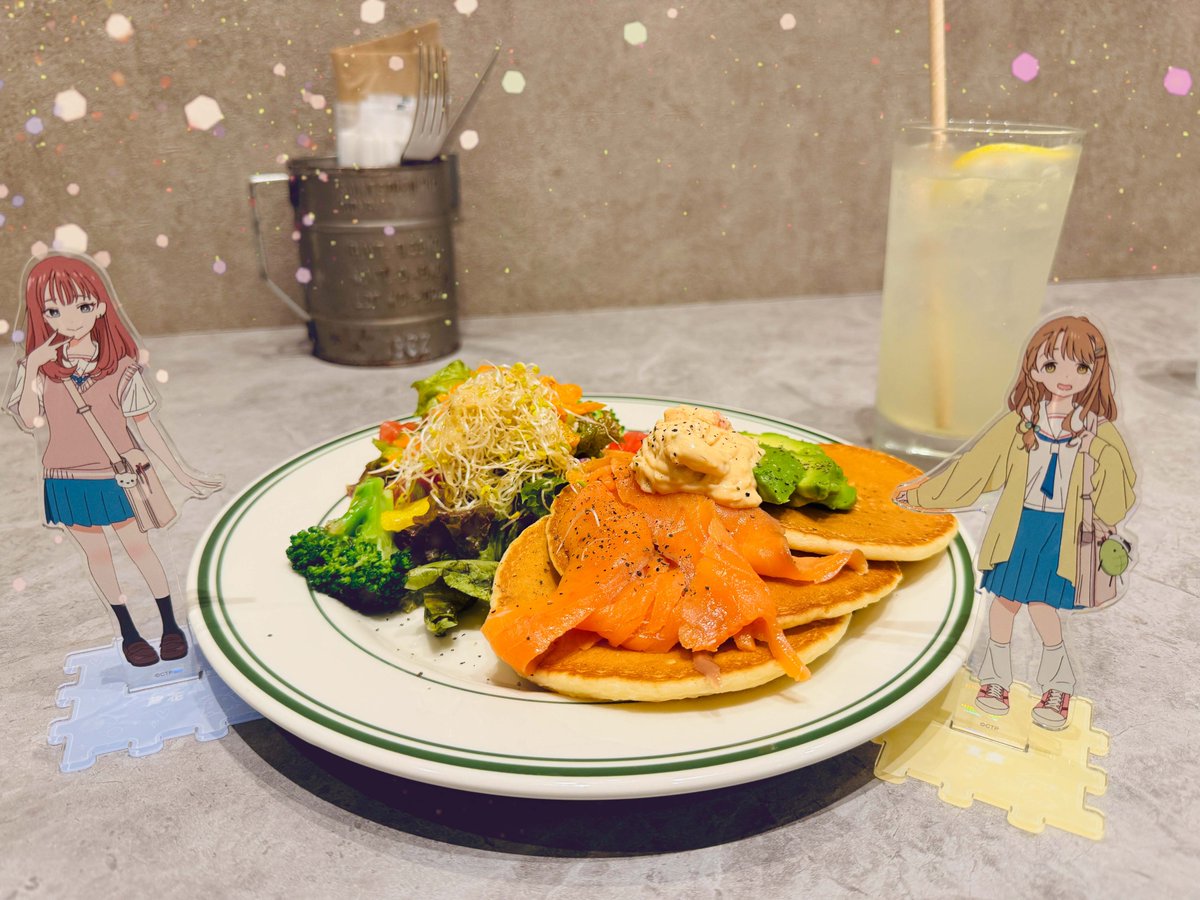 pantabe168's tweet photo. 【🥞企画】

💄今日は私おススメのパンケーキランチだよ。

🍙オシャレ！スモークサーモンとアボガドとの組み合わせ、甘じょっぱくって美味しいー。

💄こういったパンケーキも良いよね。かぐやちゃんどういう反応するかな？ちょっと見てみたい。

#超かぐや姫
#ぱんたべ https://t.co/Ae61y1UDv1