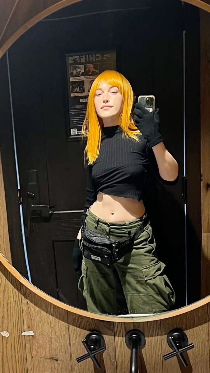 SkyeLaneRP's tweet photo. “Spooky month is HERE, I will not apologize for the person I’m going to be this month” 🖤🎃 https://t.co/7RClesJuq1