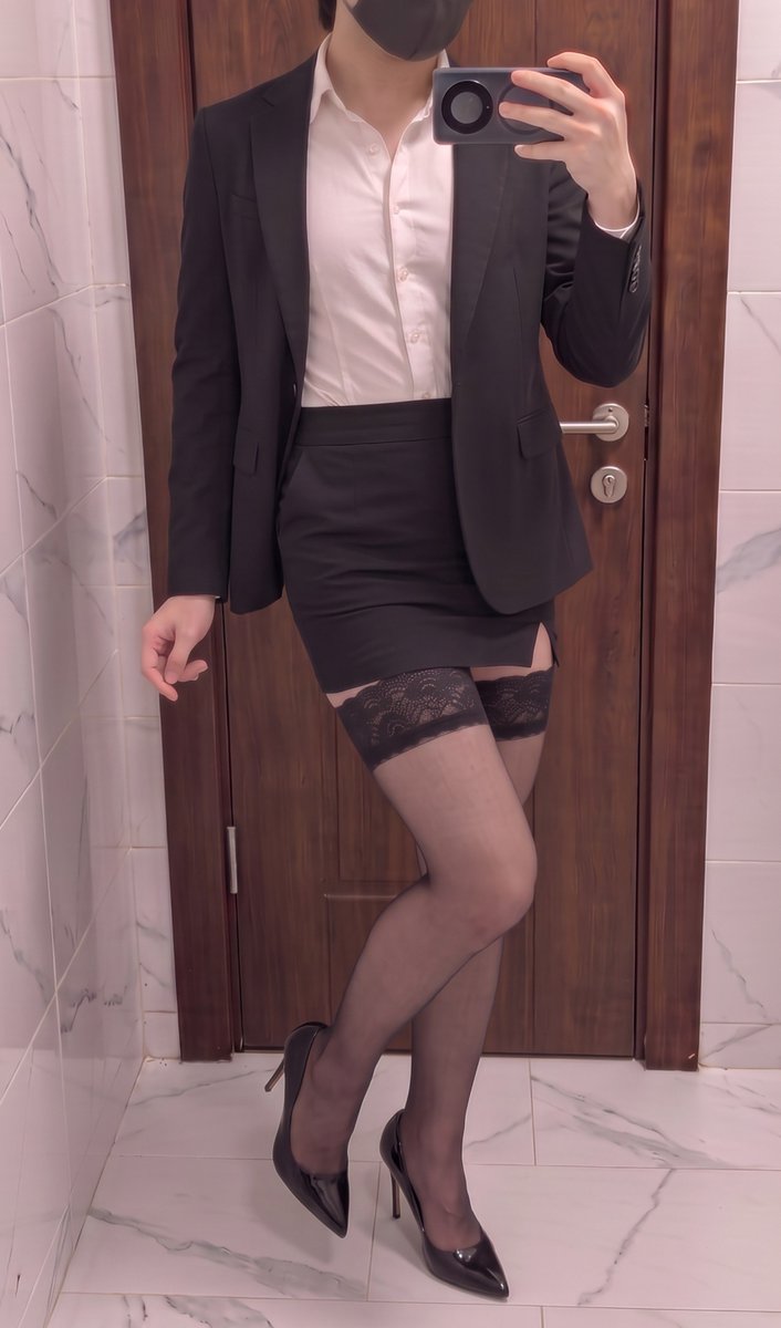 Lumi_roze's tweet photo. Trying this office look… should I wear it more often? 👀
#Crossdressing #OfficeLook  #OOTD https://t.co/bpMYdNV37u
