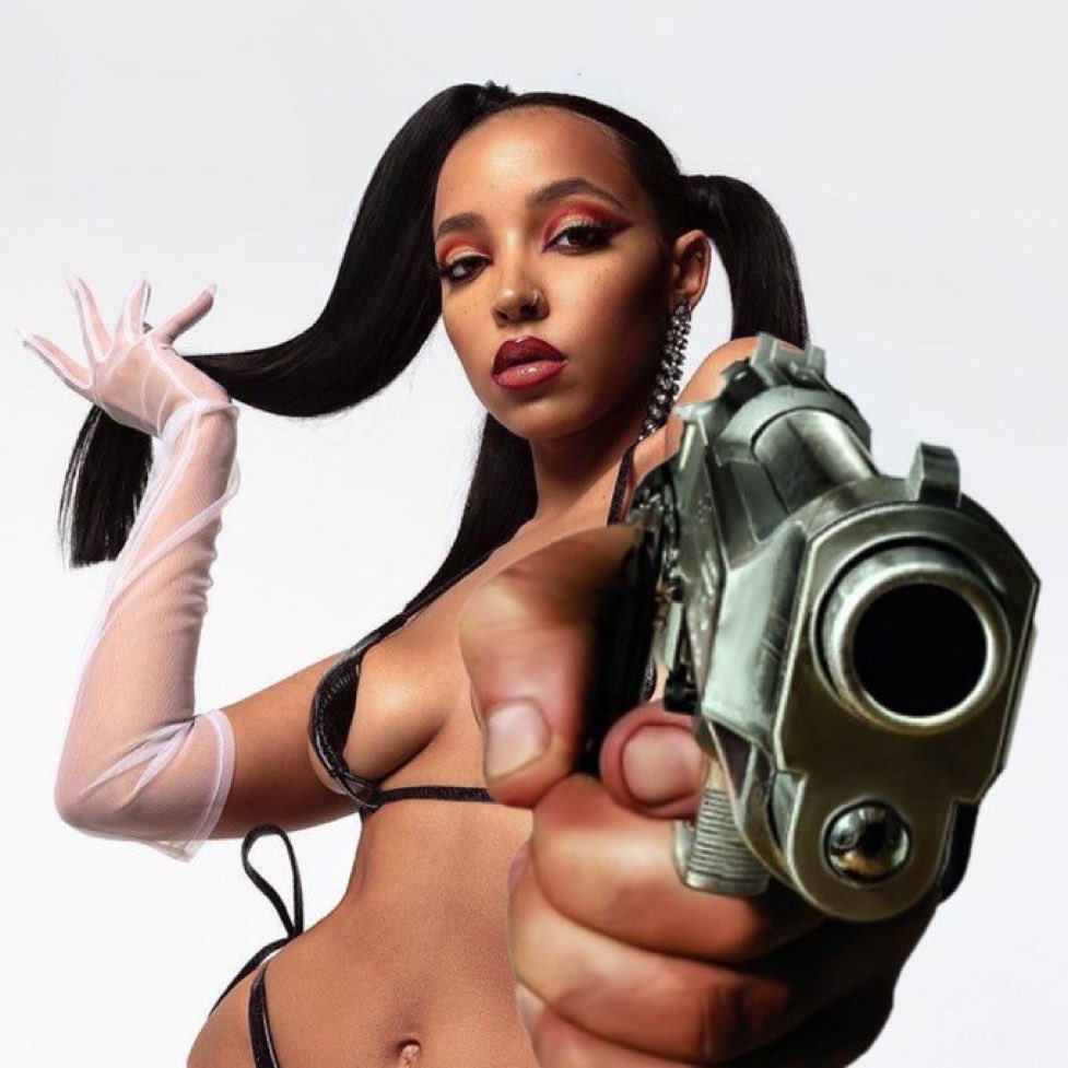 LuxxTheeICON's tweet photo. Uplift Tinashe or else! https://t.co/oiDQRipkFv
