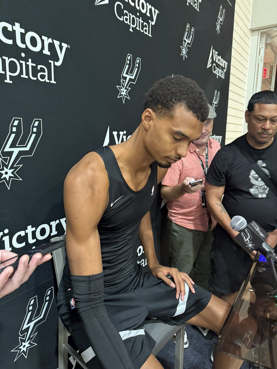 mattgzman's tweet photo. Victor Wembanyama to @MikeFinger on whether he’ll ever sign a brand deal with a sports betting company: “Absolutely not. I would never.” 

Asked what he thinks about other professional athletes doing so: “It’s very sad to see.” #PorVida https://t.co/JcdTo9vOXW