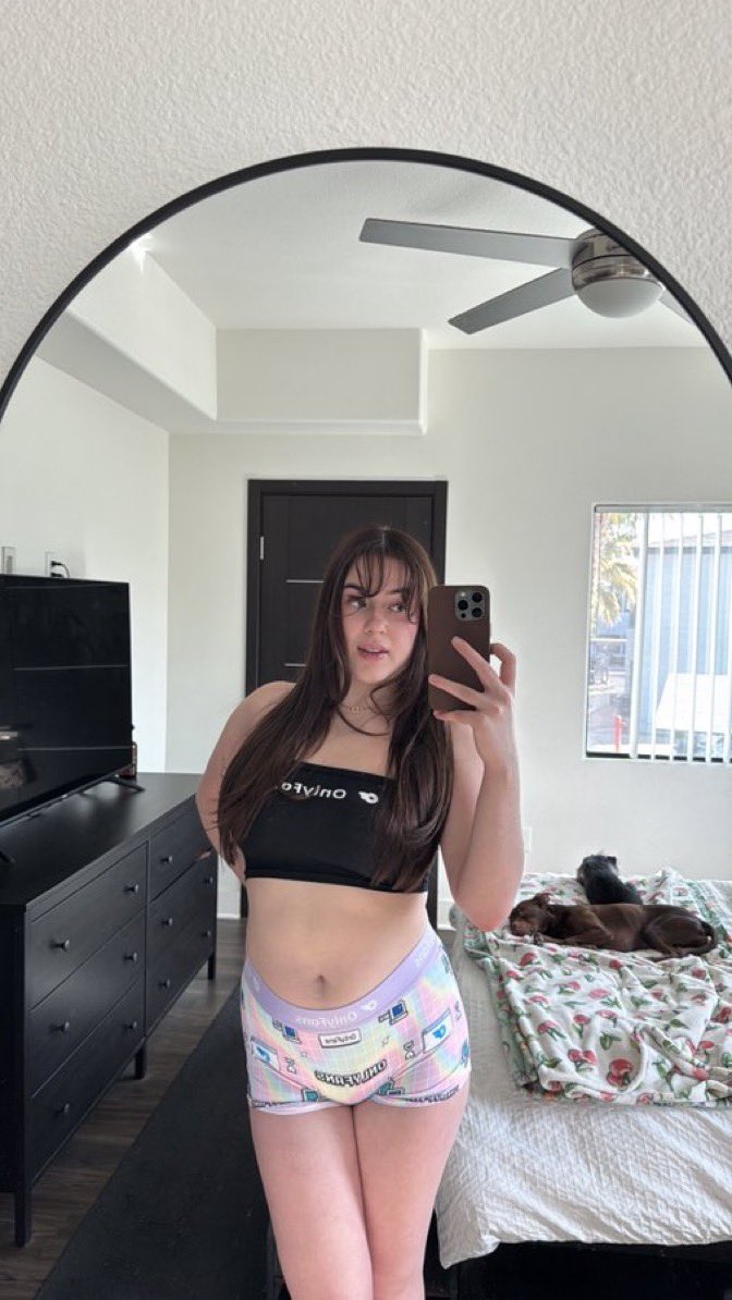 laurajms23's tweet photo. You want sexting? I can make you joi, to control your cock, just write me and dm for my menu
 #buyingcontent #nsfwtwt https://t.co/L55f2lCgDa