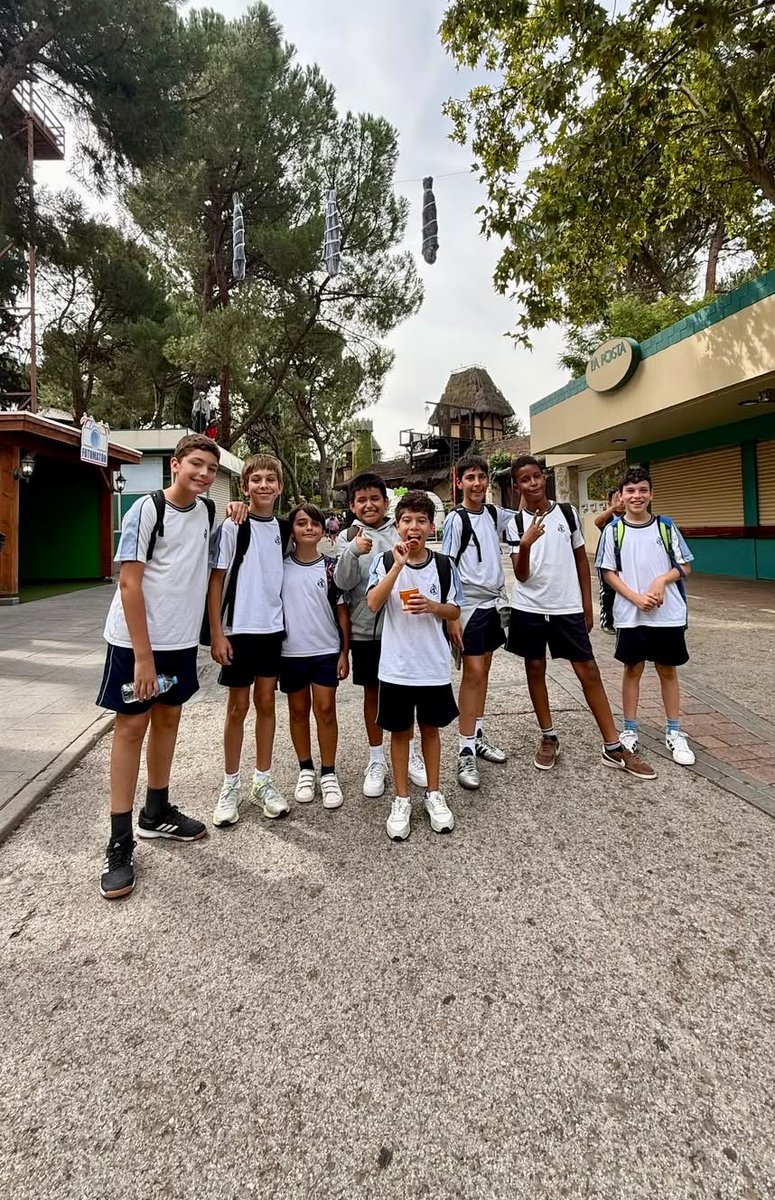 ColeMarillac's tweet photo. Hoy, nuestros alumnos de 6.º de Primaria han disfrutado de una jornada en el Parque de Atracciones de Madrid, junto a cerca de 8.000 alumnos de colegios religiosos de toda la Comunidad de Madrid, en un encuentro organizado por @ecatolicmadrid.  
#colegiosHHCC #EducaciónVicenciana https://t.co/YgGcyBHBYQ