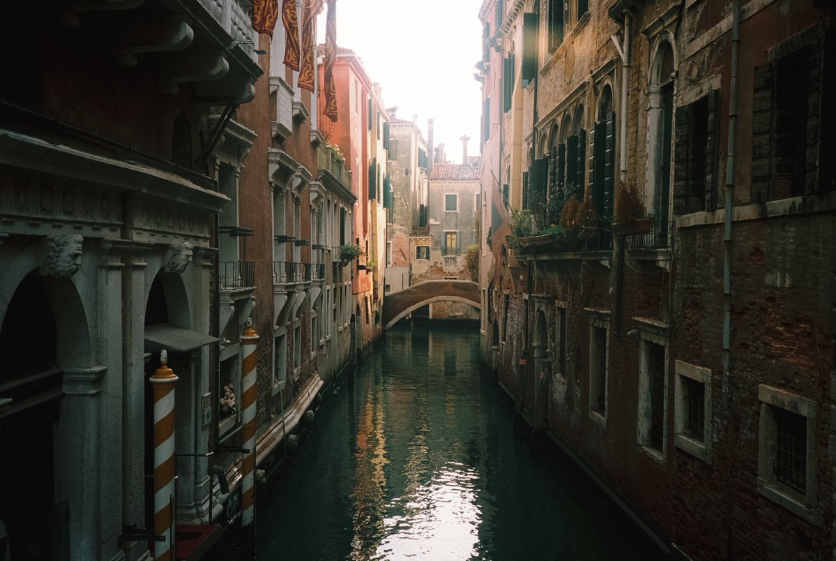 michaelboegl's tweet photo. Venice on 35mm film 🎞️ https://t.co/sB40NzyQDT