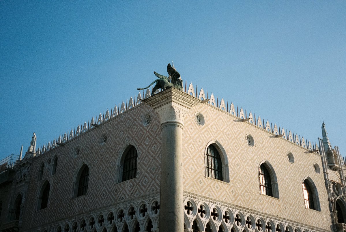 michaelboegl's tweet photo. Venice on 35mm film 🎞️ https://t.co/sB40NzyQDT