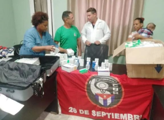 GHNordelo5's tweet photo. En el Hospital Pediátrico de Camagüey fue entregada por los #CDRCuba una donación de medicamentos e insumos médicos que agradecemos a la Asociación "Tierra y Libertad" de Monterrey, y a la Asociación de Cubanos Residentes en México "José Martí". 
#Cuba #CDRCuba #CubaNoEstáSola https://t.co/gwsz9C6gPm
