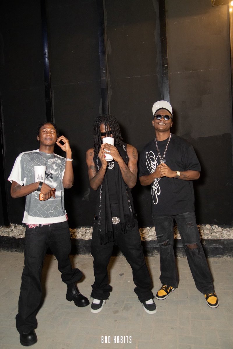 Swagbackdto's tweet photo. say we dey for club we no dey sleep for night #manya https://t.co/qsmHdIsRjQ