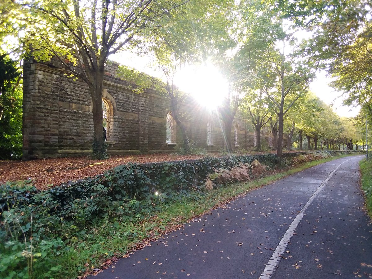 RelishRunning's tweet photo. Online reg closes at 09:00 tomorrow (Friday 2nd Oct) ahead of the Bath &amp; Bristol Railway Race next weekend on Sunday 11th Oct

Flat routes past historic landmarks, with a 10k, Half, 25k, Mara and 50k, we have a race for everyone!

ℹ️ Find out more here https://t.co/SUCrTFqFD1 https://t.co/LXZXNHIrY4