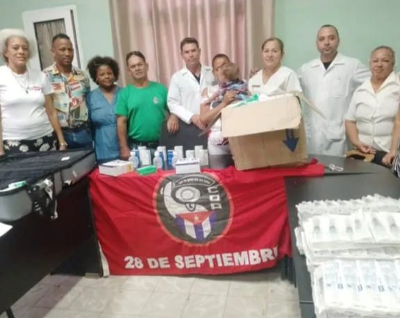 GHNordelo5's tweet photo. En el Hospital Pediátrico de Camagüey fue entregada por los #CDRCuba una donación de medicamentos e insumos médicos que agradecemos a la Asociación "Tierra y Libertad" de Monterrey, y a la Asociación de Cubanos Residentes en México "José Martí". 
#Cuba #CDRCuba #CubaNoEstáSola https://t.co/gwsz9C6gPm