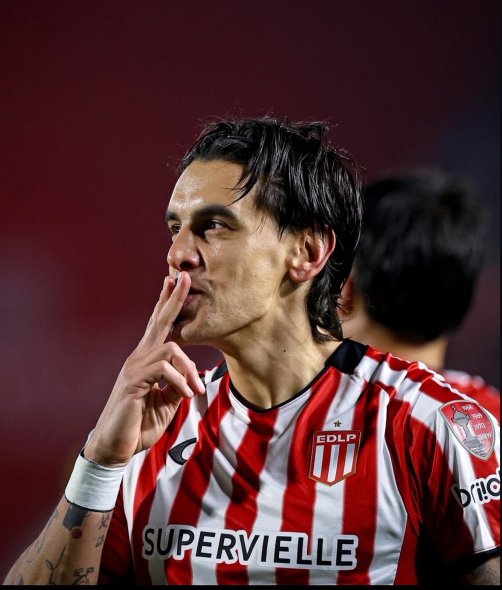 juampi_aleman's tweet photo. #EDLP ALEXIS CASTRO es baja por una molestia en la espalda para el partido por los cuartos de final de copa argentina ante Platense.

🔄En su lugar ingresaría José Sosa https://t.co/CsTeKt5hyM