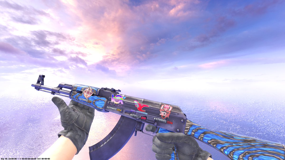 Lesh1kawaii's tweet photo. My first 4x kato 14 holo + gorgeous m4🥰 https://t.co/wOcIu0G6la