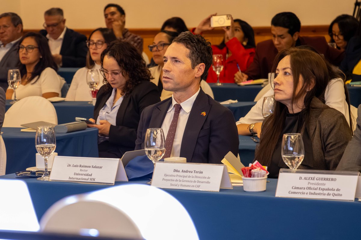 UISEK's tweet photo. Educación con Propósito: Impulsando la Empleabilidad reunió a autoridades, instituciones educativas, expertos y líderes empresariales para analizar los desafíos de la educación frente a las nuevas dinámicas del mercado laboral.🤝 https://t.co/hHBgNUTejW