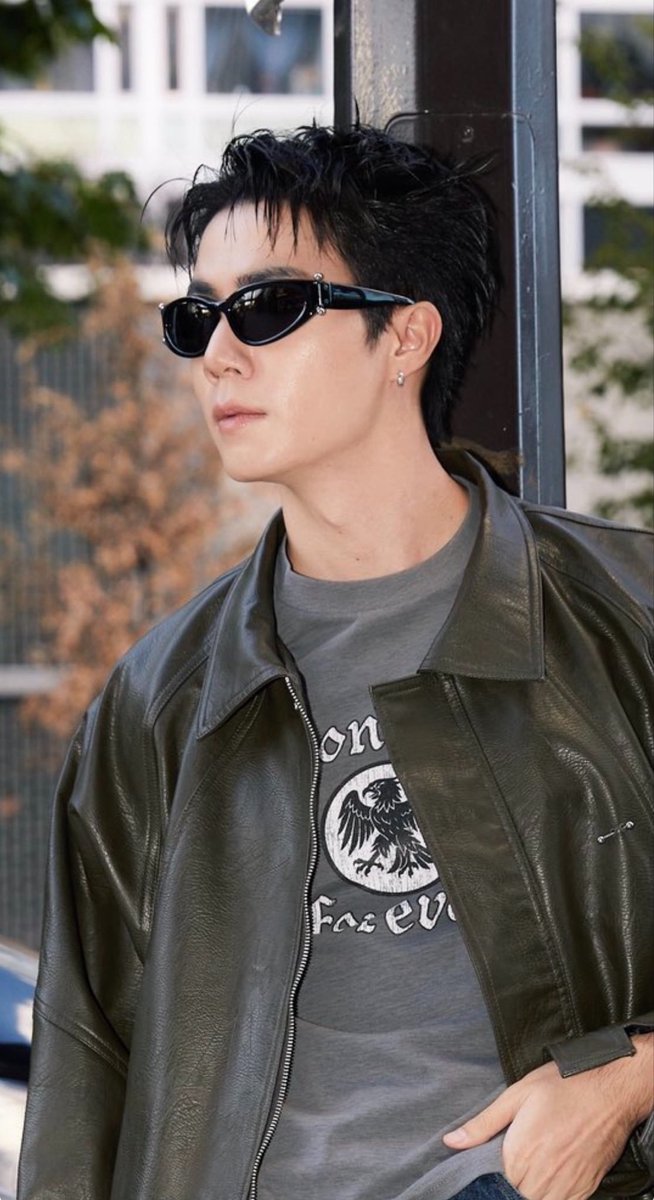 NotTellSB's tweet photo. ใครไหวไปก่อนเลย ลุคนี้พ้มอยู่ไม่ไหวๆ ๆ 😎🔥🔥🔥

ZEEPRUK PFW 2027
#ConceptKoreaXZeePruk

#BONBOM 
#ASPARAGUS 
#KOCCA 
#ConceptKorea
@zee_pruk #ZeePruk https://t.co/bSAAfti6wN