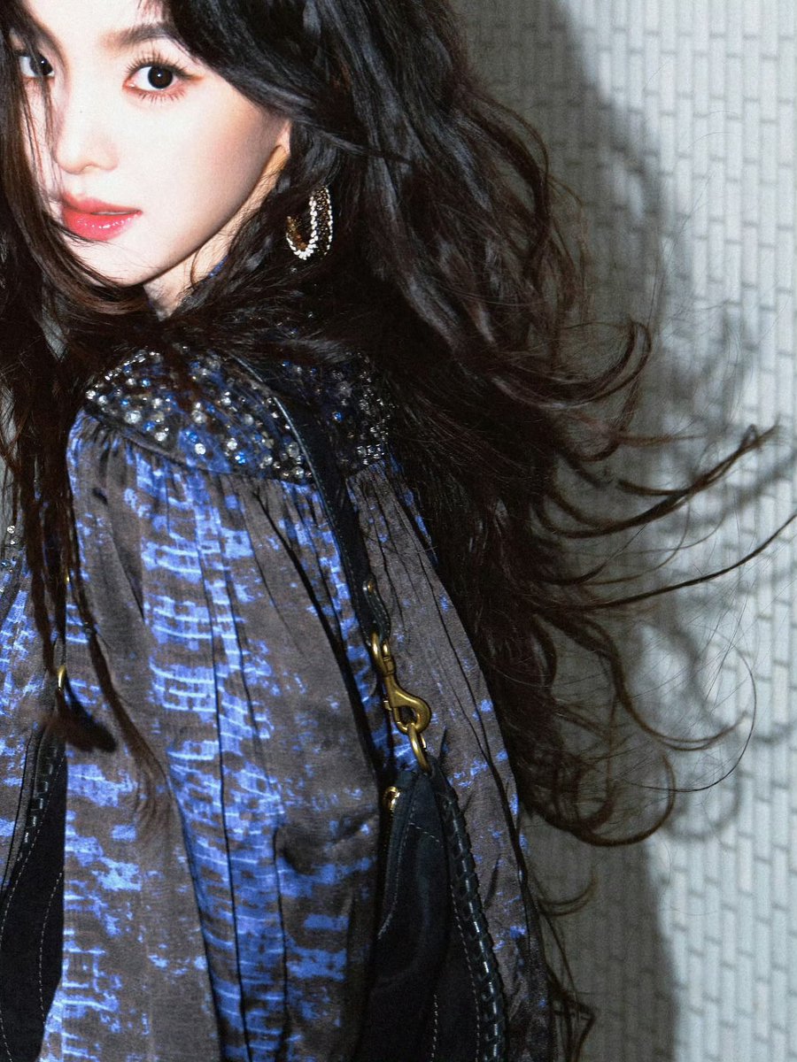 rruonans's tweet photo. Zhang Ruonan stepped out for Isabel Marant and matched the vibe so naturally 🤍
ZHANG RUONAN ATTENDS ISABEL MARANT PFW
#ZhangRuonan #ZhangRuonanxIsabelMarant #IsabelMarantSS27 https://t.co/OuIjOvRV7Z