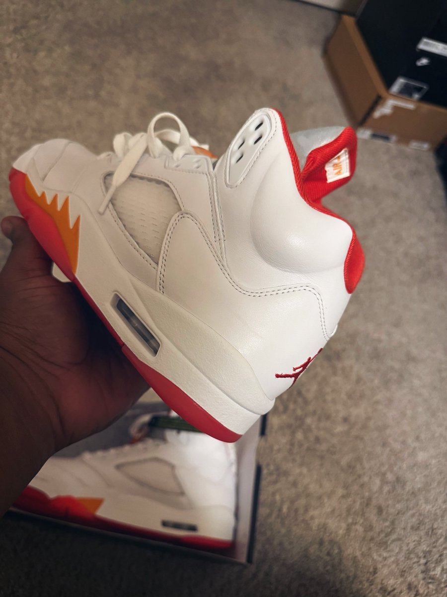 YourVocabSucks's tweet photo. 😎🌅
Sunset 5’s so tuff! Way better in hand fasho. Good Job @Jumpman23 https://t.co/W5CfYfnajW