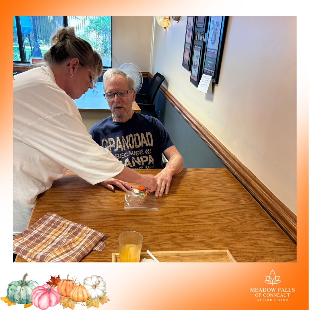 MeadowConneaut's tweet photo. 🎃🎨 Pumpkin painting fun! We got creative with pumpkins and added our own artistic touches for some fall-inspired fun! 🖌️🎃

#PumpkinPainting  #MeadowFallsofConneaut https://t.co/qw7uI368Zp