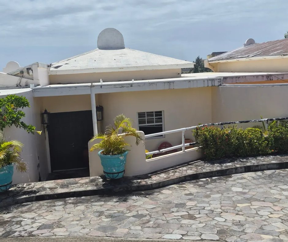 17_DegreesNorth's tweet photo. Foreclosure Auction 🏠
Price: US$866,750.99
Auction: Oct 29, 2026  
Details: https://t.co/DM3vV2Nr0O
Register: 869-669-0214  
#stkittsnevisrealestate #islandliving #dreamhome https://t.co/FCLEkNBSt3