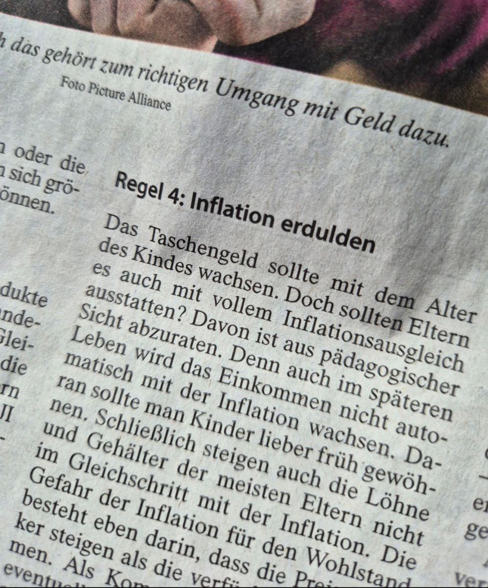 GetBittr's tweet photo. 🙈 🤯
"Das Taschengeld sollte mit dem Alter des Kindes wachsen. Doch sollten Eltern es auch mit vollem Inflationsausgleich ausstatten? Davon ist aus pädagogischer Sicht abzuraten. Denn auch im späteren Leben wird das Einkommen nicht automatisch mit der Inflation wachsen." https://t.co/VE4aNBnpI2