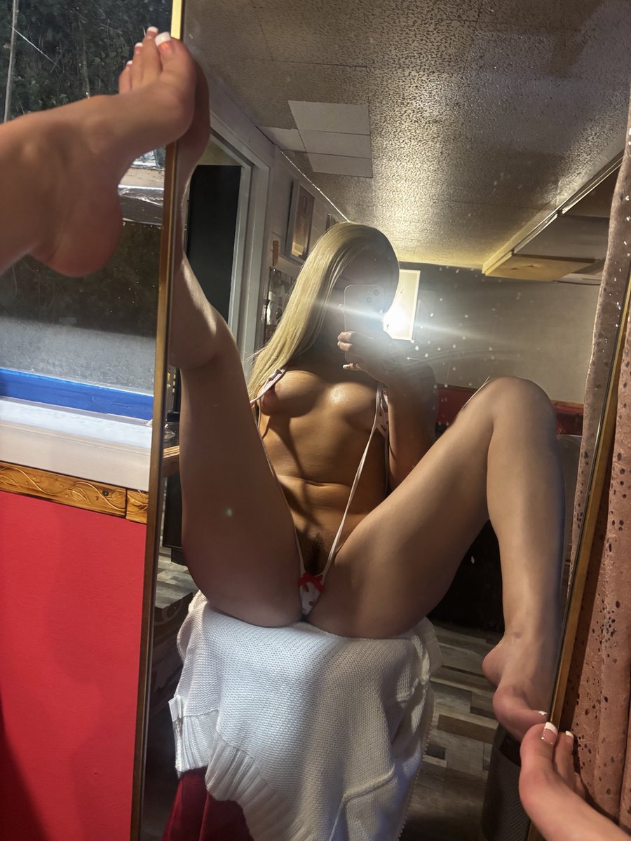 aloeloves222x2's tweet photo. I’m available for appointments 24/7 at 💋 Sheena’s g spot 💋 text my number +1 (971) 526-7592 to set an appointment with me 🥰📲 #pdx #girlsinpdx #toyshows #backmassage https://t.co/PQjShnLi4S