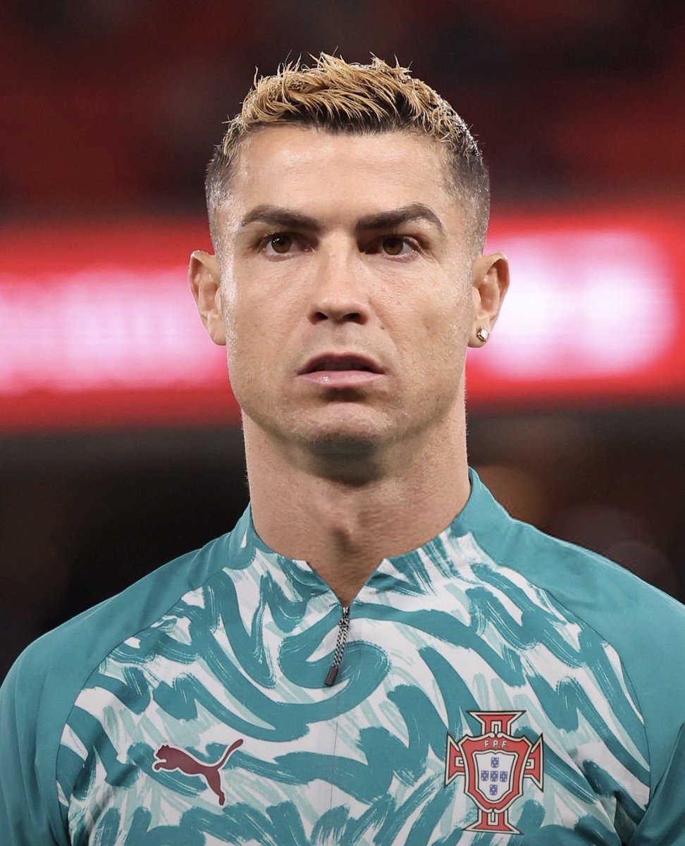 centregoals's tweet photo. 🚨🚨🎙️| Rio Ferdinand on Cristiano Ronaldo: 

"Where were Portugal before Cristiano Ronaldo? What had they ever done? Had they ever even qualified for tournaments and stuff like that, let alone winning them?

"What kind of gets on my nerves a little bit is a lot of people judging based on these last three or four years, where he's still putting up 𝐒𝐓𝐀𝐆𝐆𝐄𝐑𝐈𝐍𝐆 numbers for a person of his age.

"No matter what league you're playing in, he's still putting up staggering numbers.

"I really think a lot of people need to just go back and look at the... go to Juventus alone, even, and what he was doing there. Go to Real Madrid, his time there, and then go to when he was at Manchester United.

"It's like 𝐓𝐇𝐑𝐄𝐄 𝐃𝐈𝐅𝐅𝐄𝐑𝐄𝐍𝐓 𝐂𝐀𝐑𝐄𝐄𝐑𝐒 in one. Three world-class careers in one." 🐐🇵🇹