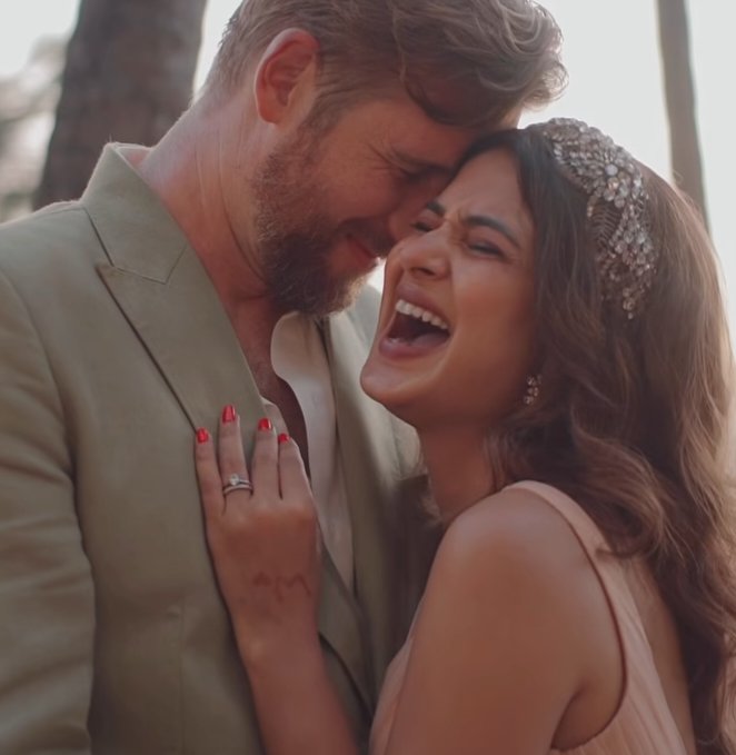 OyyeHoyyeBasket's tweet photo. so so so gorgeous and happy in love ❤️ https://t.co/9WBHABSSFf