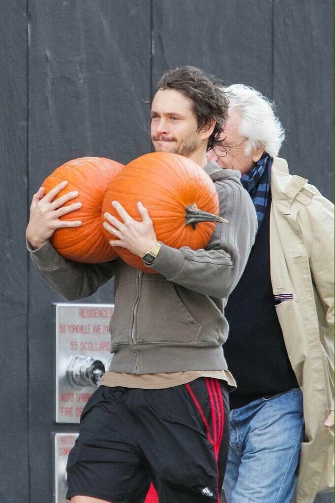 hannijackxo's tweet photo. when its october 1st https://t.co/8NvRoT3YhT