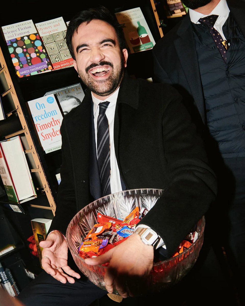 DemzDeliver's tweet photo. 🚨 Zohran Mamdani announces NYC's largest Halloween celebration.

Events include trick-or-treating, face painting, and live entertainment on a record 160 car-free streets. https://t.co/vfYoECdGGY