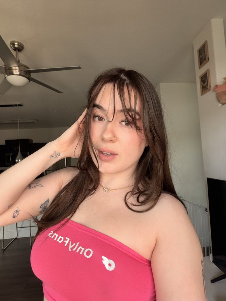 laurajms23's tweet photo. Buy my nudes and vids babies dm for menu kink friendly #nsfwtwt #buyingcontent https://t.co/G3WXUPZ8b8