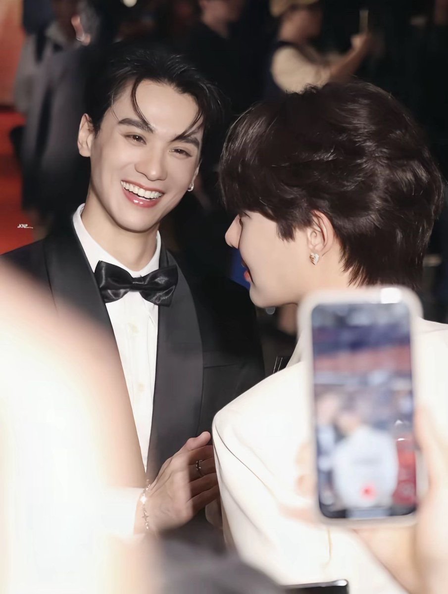 lovelyuhao's tweet photo. his everything https://t.co/vbhFCJx5tM