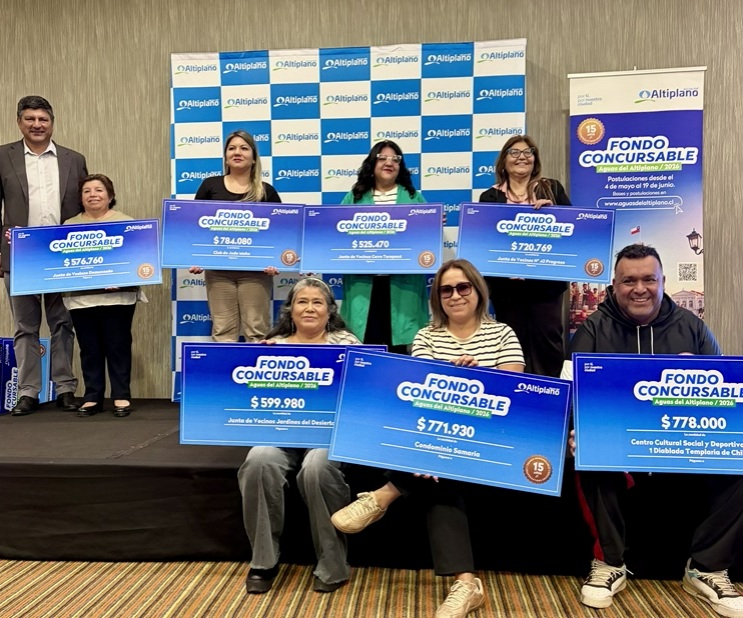 elsoldeiquique's tweet photo. Aguas del Altiplano realizó entrega simbólica de Fondos Concursables 2026 a 48 organizaciones sociales de Iquique y Alto Hospicio
#Iquique #Arica #AltoHospicio #Antofagasta #Calama #Tocopilla #Taltal #Tarapacá #SanFernando #Santiago #AltoHospicio #PuertoMontt Leer nota:
https://t.co/iprdOdYl09