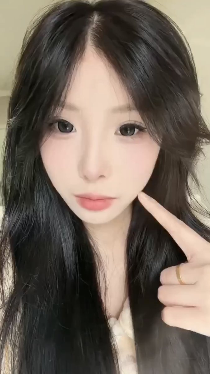 sacieth's tweet photo. 南京女王

身高172 体重98 脚码41

本主颜值甜美，手段严厉

擅长调教： 耳光，踩踏，捆绑，踢裆，脚奴，鞋奴，狗奴，烟灰缸，滴蜡，羞辱，人体板凳，鞭打，骑马，龟责， 四爱，黄金，圣水，圈养

喜欢高素质且干净的小狗 https://t.co/BpFsaci1VP