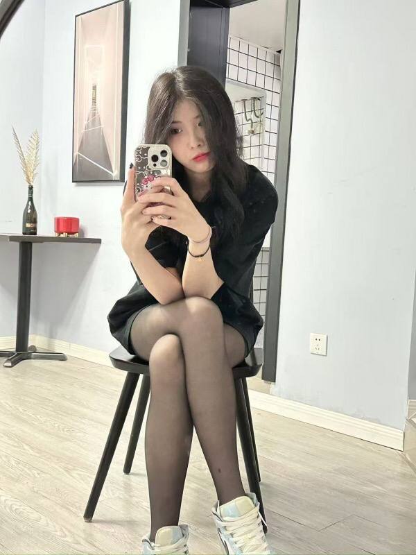 sacieth's tweet photo. 南京女王

身高172 体重98 脚码41

本主颜值甜美，手段严厉

擅长调教： 耳光，踩踏，捆绑，踢裆，脚奴，鞋奴，狗奴，烟灰缸，滴蜡，羞辱，人体板凳，鞭打，骑马，龟责， 四爱，黄金，圣水，圈养

喜欢高素质且干净的小狗 https://t.co/BpFsaci1VP