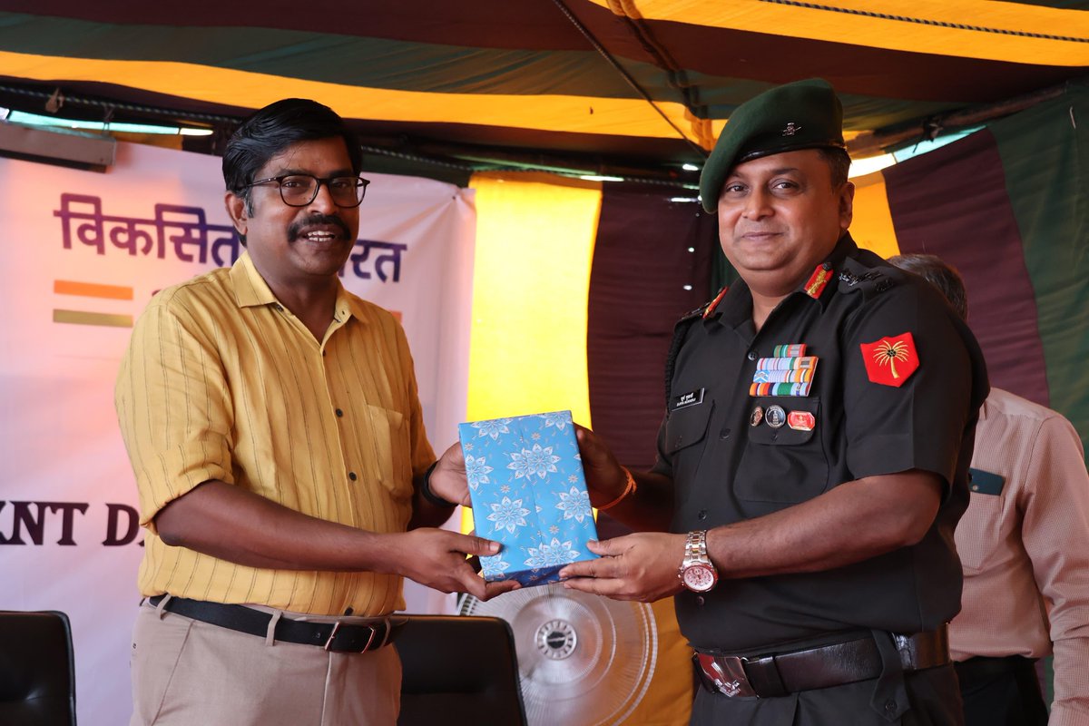 DefencePROTvm's tweet photo. Defence Accounts Department celebrated its 279th department raising day in Pangode, Thiruvananthapuram. 
Dr. M G Rajamanickam, IAS was  the chief guest in the  celebration.

While delivering the keynote address he  called upon the officials to be  humane while delivering services to the Army men who live and fight for the nation in challenging situations.

Shri K Vignesh IDAS delivered the DAD day address and highlighted the role and achievements of the Department.

#MoD #Indianarmy #Airforce
#Navy
#Defenceaccountsdepartment
#PIB