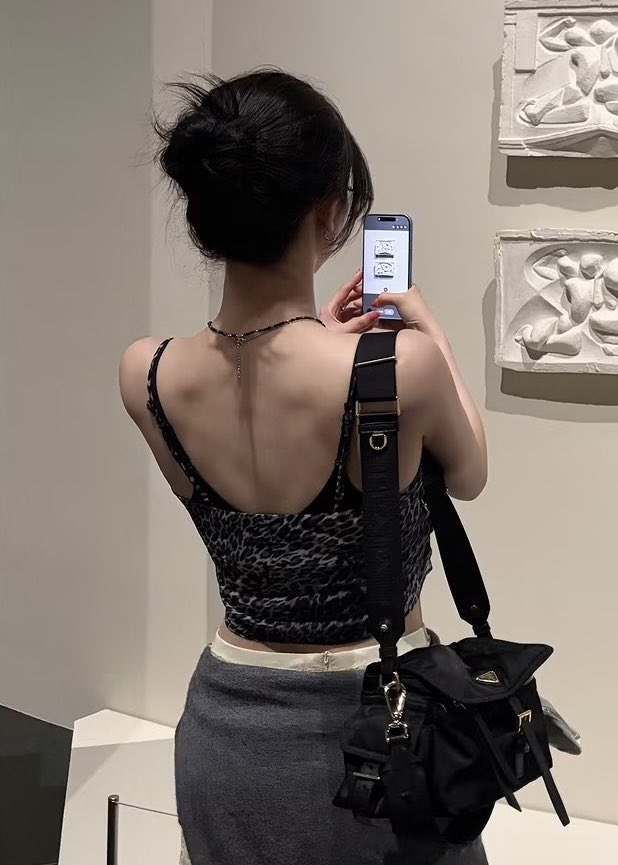 karinaspics's tweet photo. karina’s back appreciation post https://t.co/TV0CPOZj2s