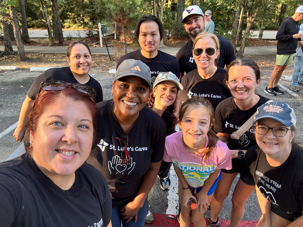 cshhouston's tweet photo. Last Saturday, we teamed up with Interfaith of The Woodlands for Serving Our Seniors. Our crew tackled two yards—weeding, window cleaning and yard work. A huge thanks to Medical Oncology, our interns, St. Luke's Lakeside &amp; Springwoods Village for the hard work! #CommunityService https://t.co/jowuXBqlfZ