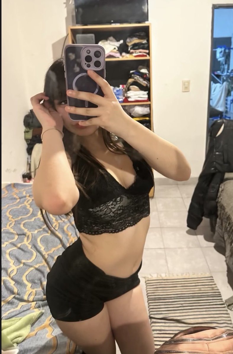 Abrilhlkl's tweet photo. Asi o mas putita papi? https://t.co/QO88blbNB3