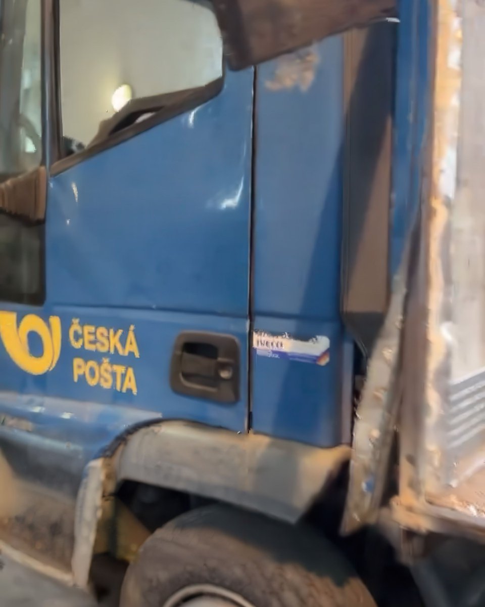 Mac_Volonter's tweet photo. Ofenziva proti pozicím jednotek zesiluje a s ní přibývají i ztráty techniky.

Ve válce rozhoduje i to, kdo dokáže rychleji vrátit lidi a techniku zpět do práce.
Každá nahrazená věc znamená, že se jednotka může agresorovi dál bránit.

Sbírka: 👉 https://t.co/NWcx3IAqif 

Děkujeme že s námi stále pomáháte ❤️🇨🇿🇺🇦

#MacVolonter #PomocUkrajine #Ukrajina