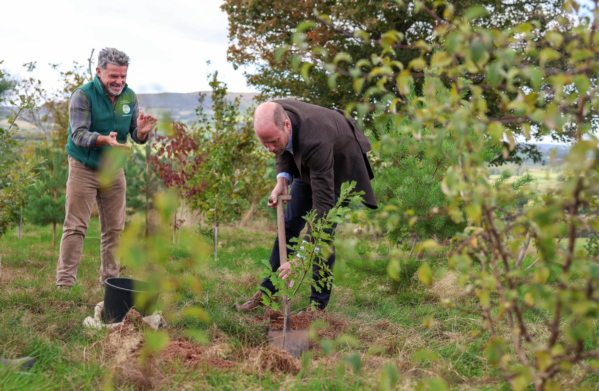 ChristinsQueens's tweet photo. The Prince of Wales during a visit to the White Castle Farm, a community based environmental charity in South Wales, which works to restore native woodland and recognise its powerful potential to support sustainable solutions to reduce flooding risks.

📸 Andrew Parsons // Kensington Palace