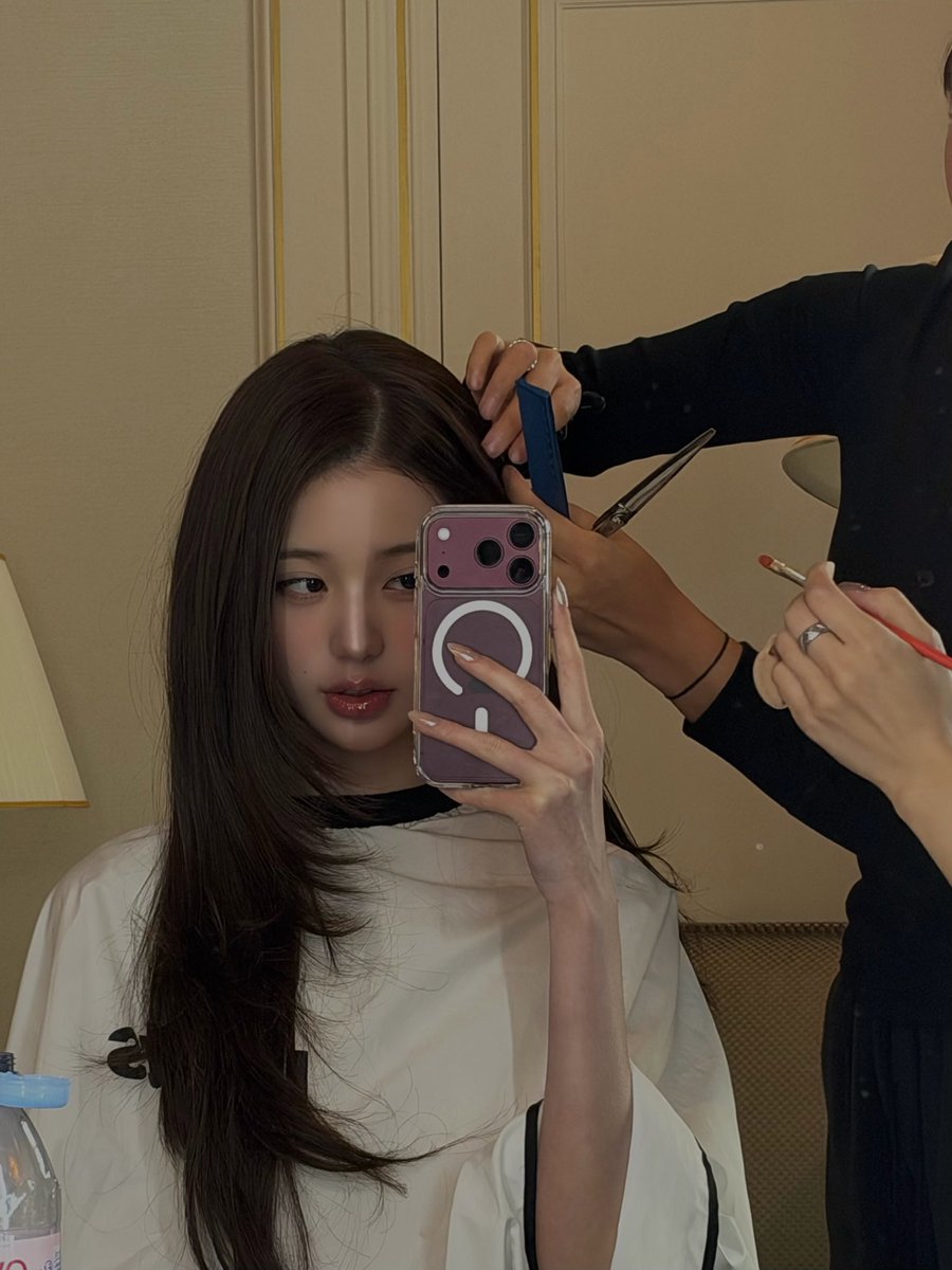 ni131280's tweet photo. Another Dior show awaits, and Wonyoung is ready to add something uniquely elegant to Paris Fashion Week.

WONYOUNG IN DIOR
#WonyoungDiorSummer27
#JANGWONYOUNG
#WONYOUNG
#DiorSummer27 @Dior https://t.co/GUKZRd3Wtf